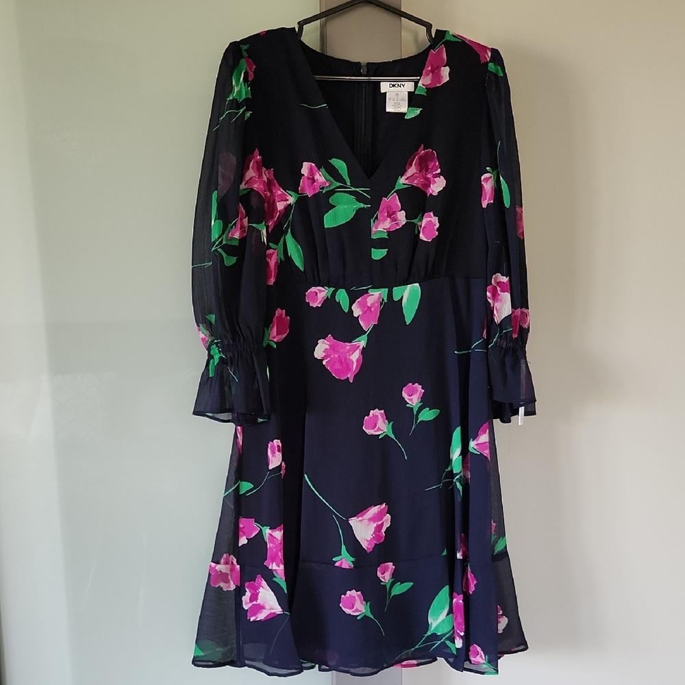 NWT - DKNY Size 8 Floral Chiffon Fully Lined Dress